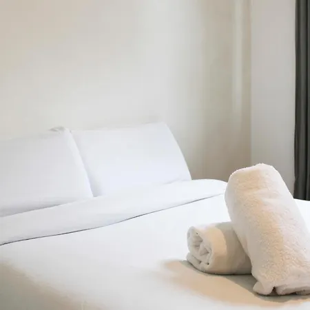 Ideally Located In Apartamento París